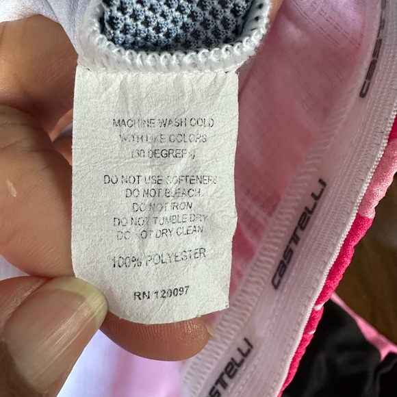 Garmin Women’s XL Bike Shirt - Picture 7 of 7